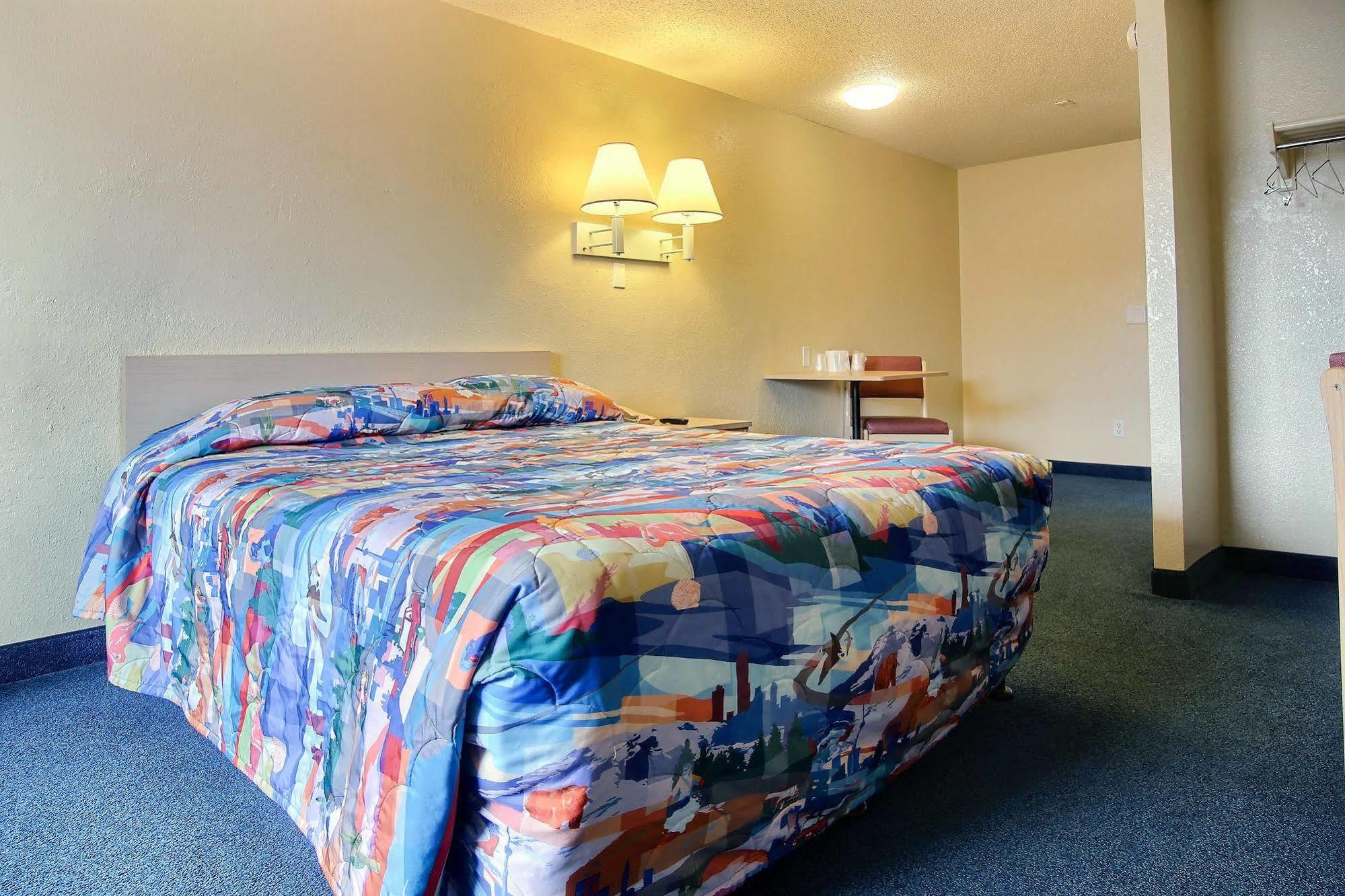 Motel 6 팜베이 외부 사진