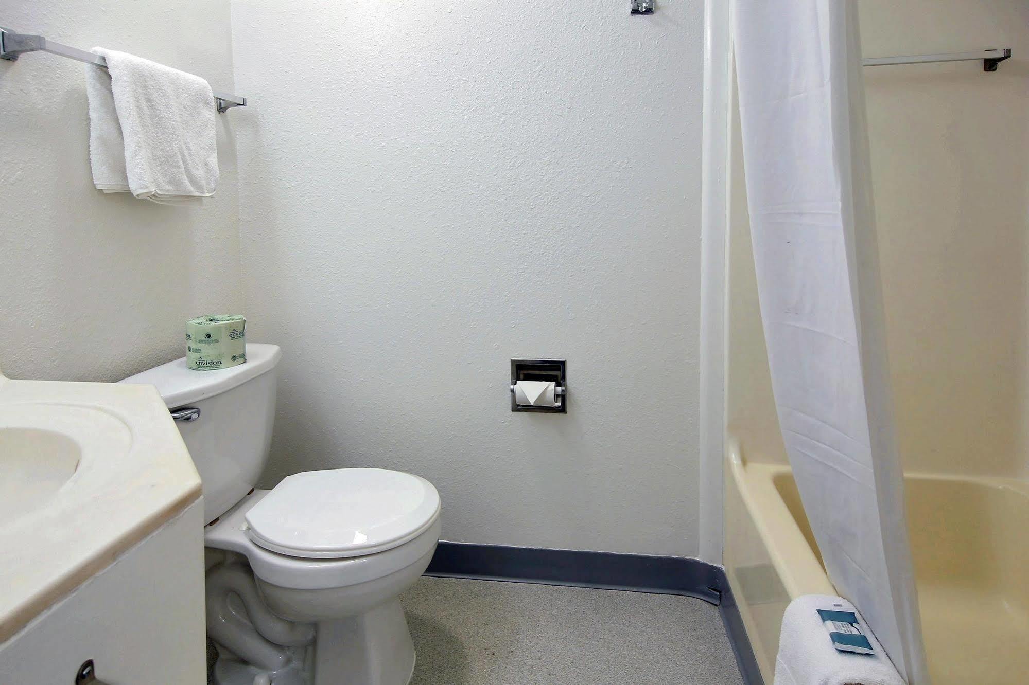 Motel 6 팜베이 외부 사진