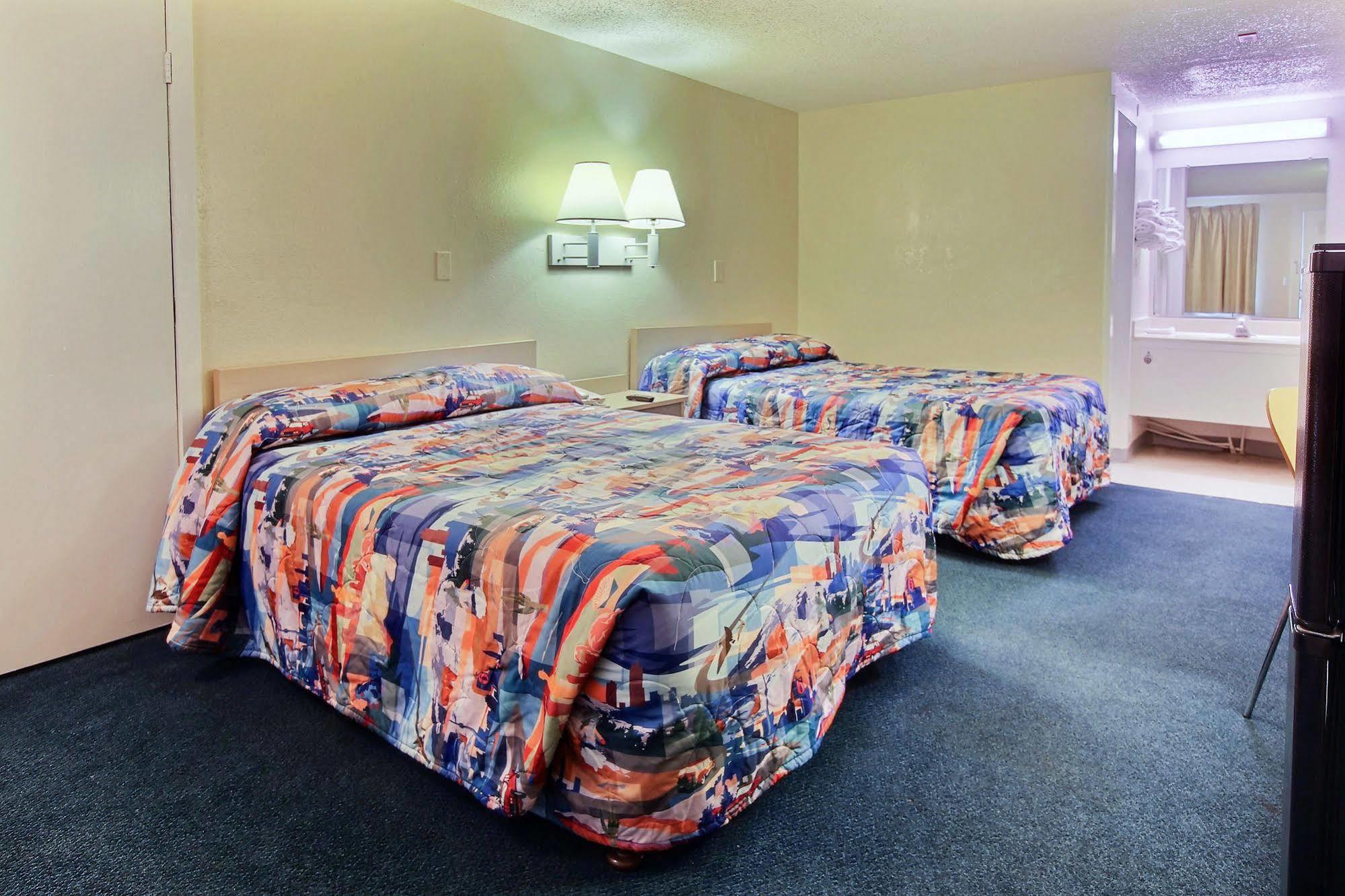 Motel 6 팜베이 외부 사진