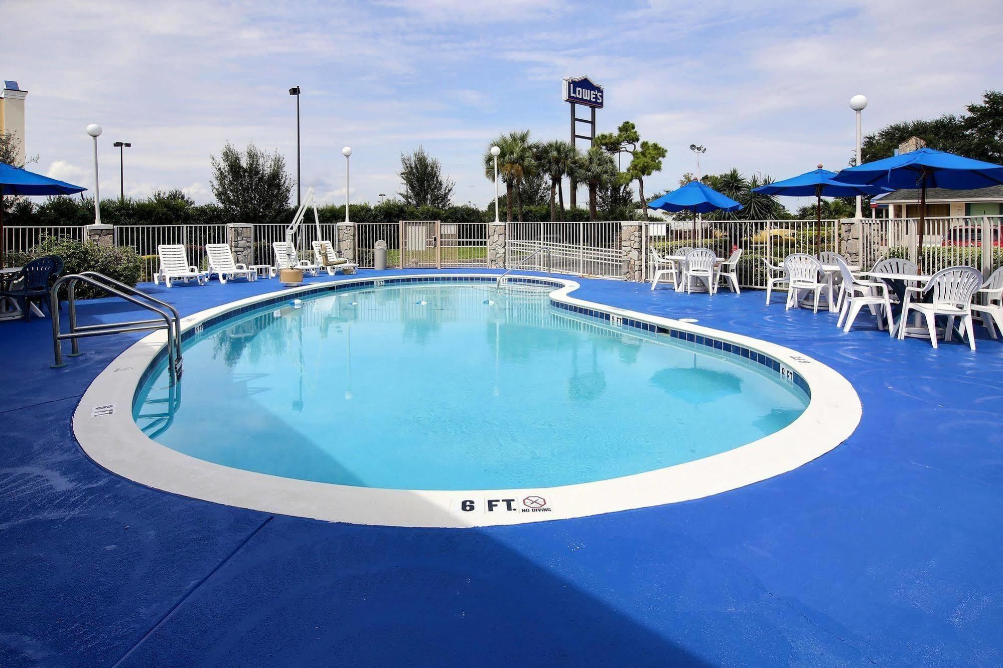 Motel 6 팜베이 외부 사진